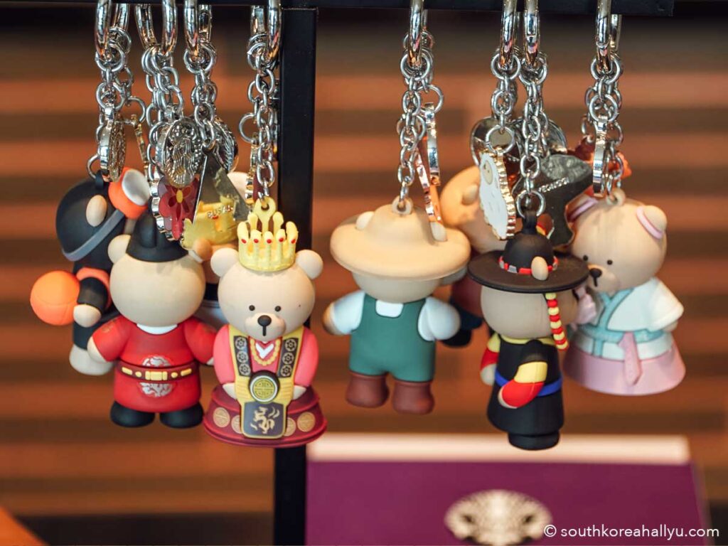 starbucks bear keyrings in south korea - souvenirs