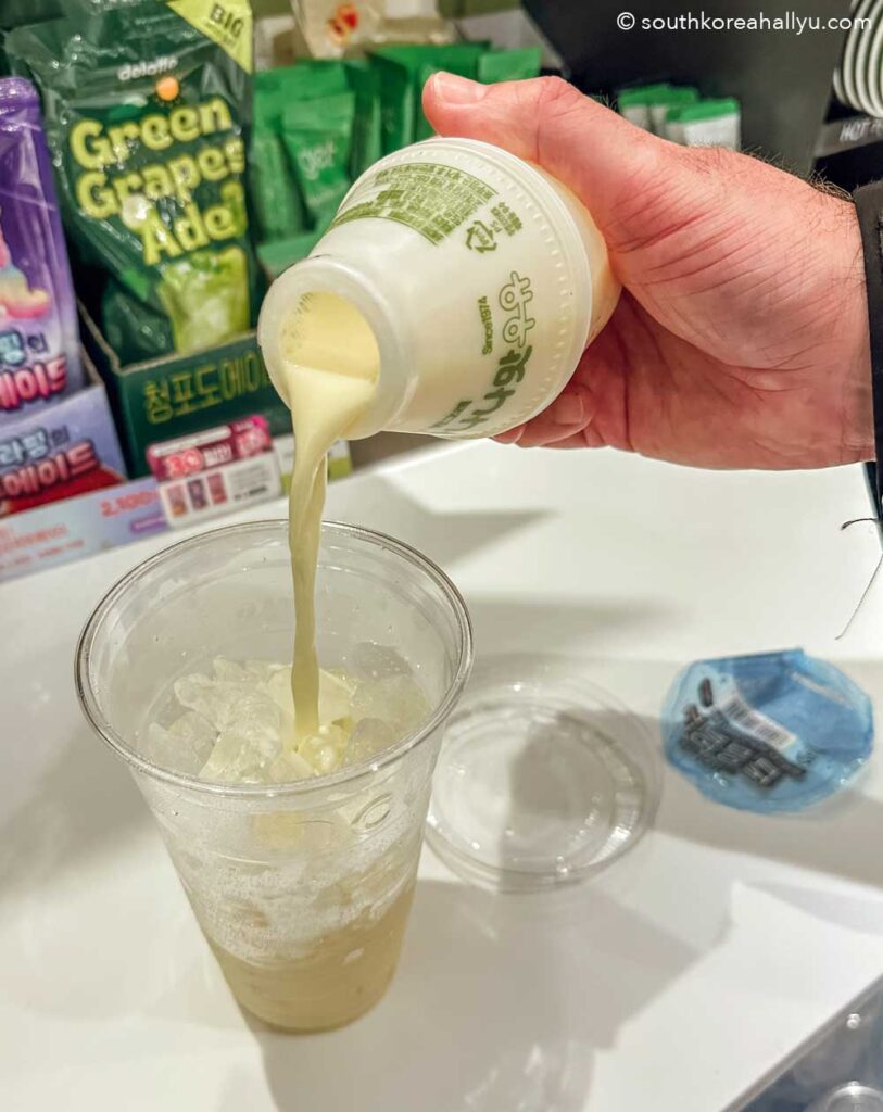 Korean Banana Milk 빙그레 바나나맛 우유 - Binggrae 