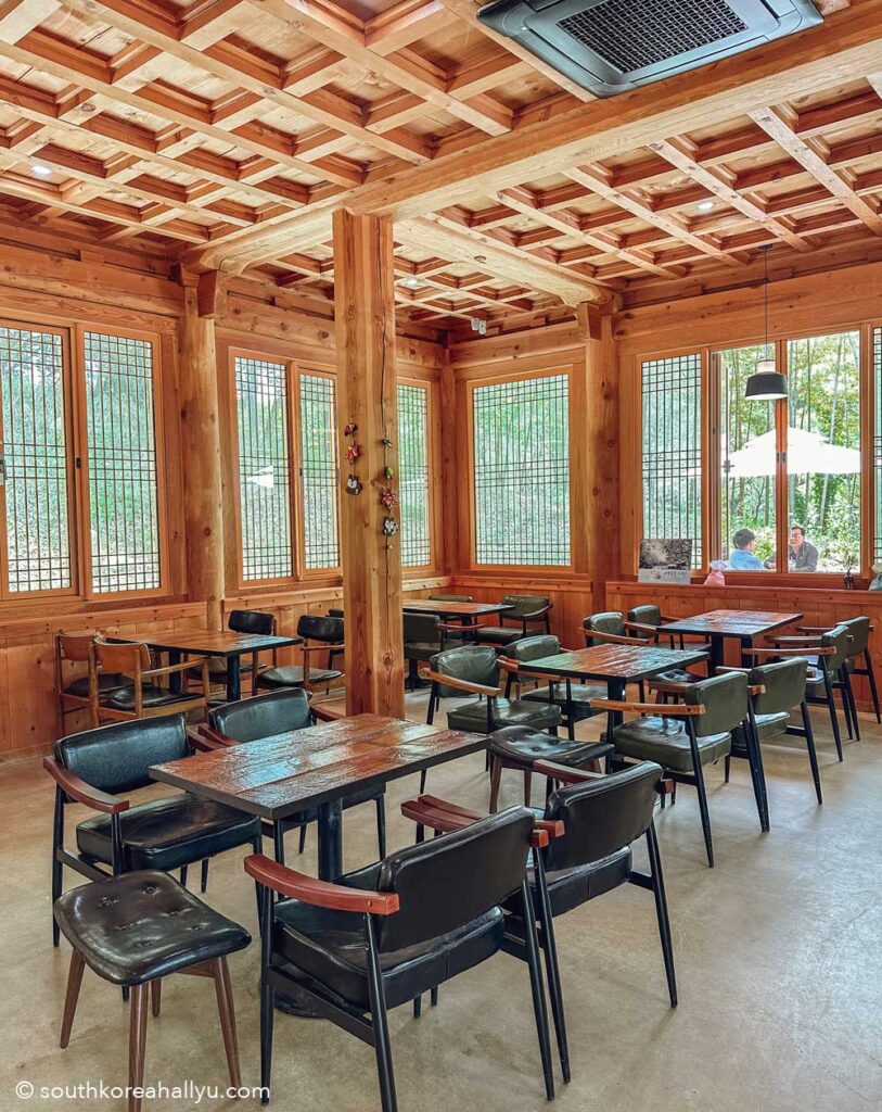 Juknokwon Bamboo Forest in Damyang 죽녹원 South Korea hanok cafe