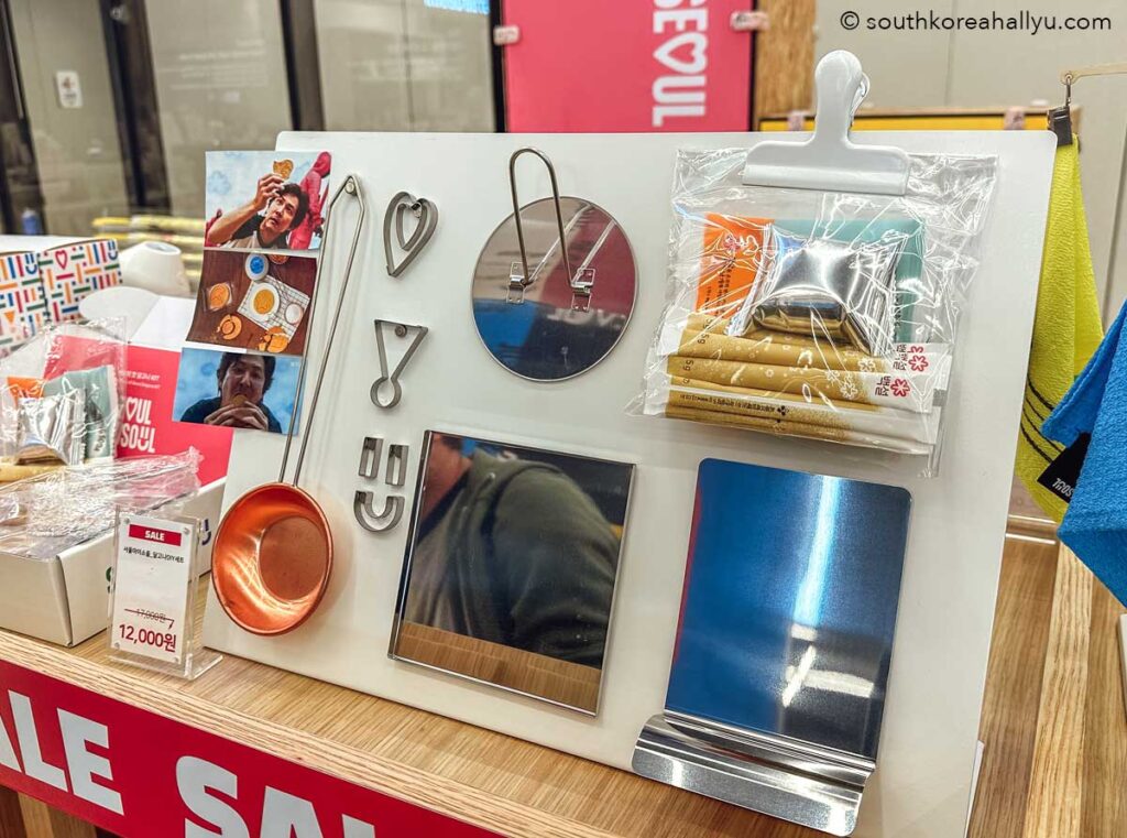 squid game dalgona in south korea - souvenirs