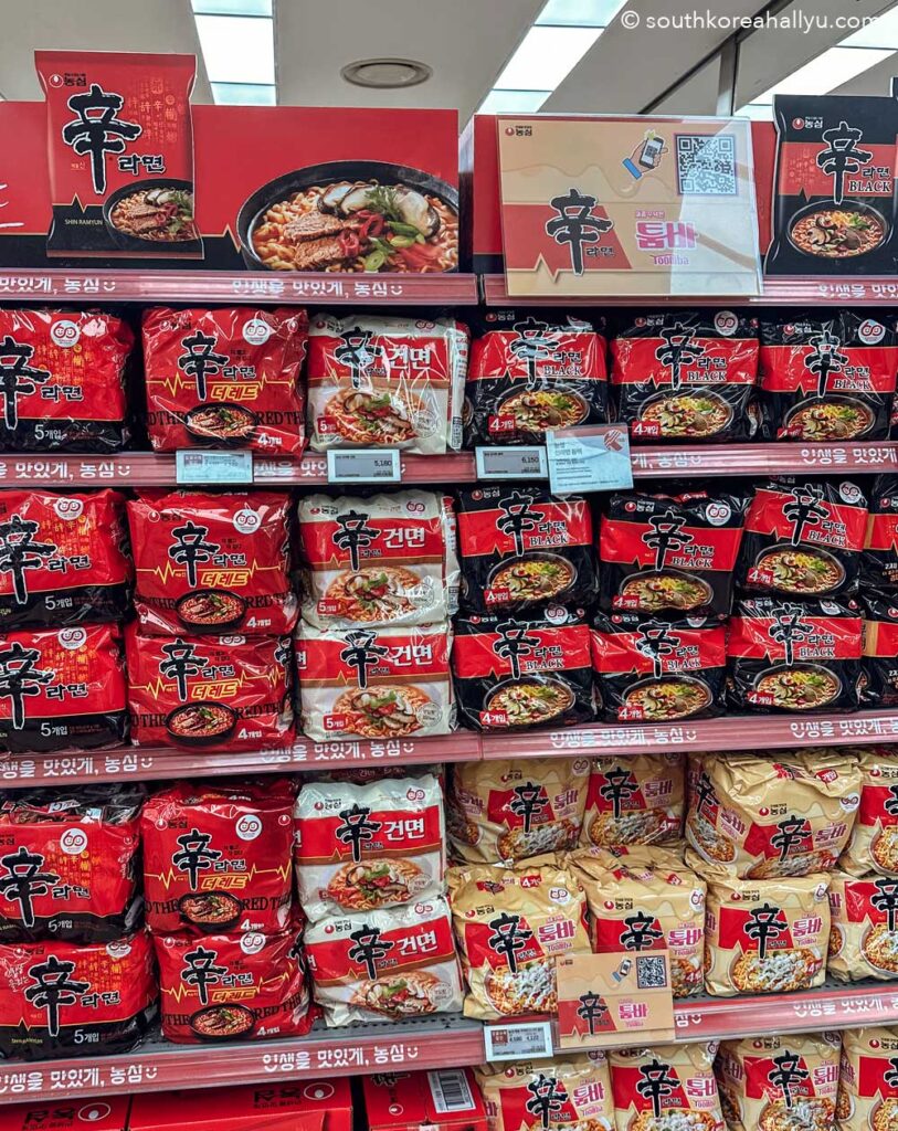 Instant Noodles / Ramyun Noodles in south korea - souvenirs