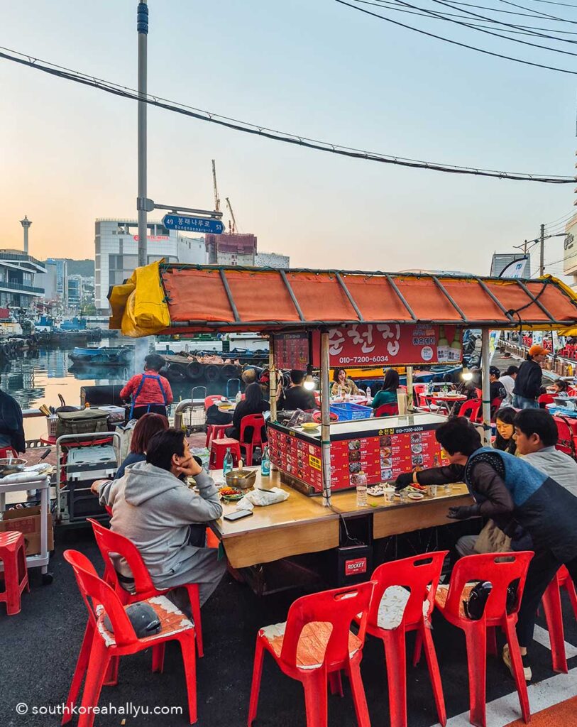 Yeongdo-gu Pojangmacha eating area