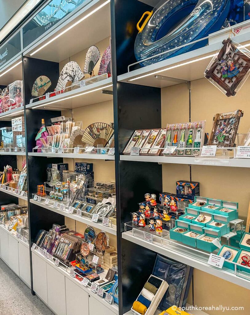 souvenirs at Seoul Incheon airport