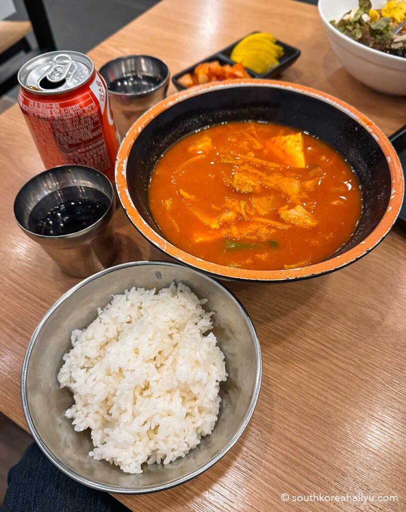 Ssada Gimbab chain restaurant South Korea